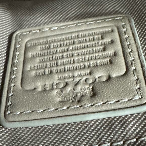 Excellent Coach Tan Pebble Leather Phone Case Designer Wallet - Picture 6 of 9